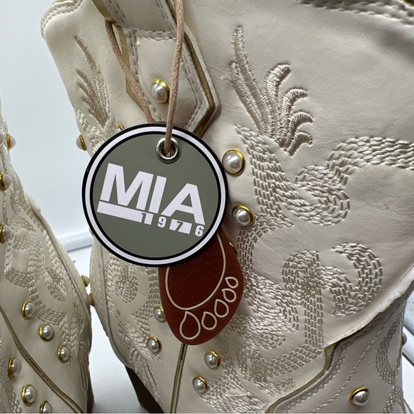 MIA White Ankle Boots with Western Flair and Pearl Accents - Picture 5 of 11